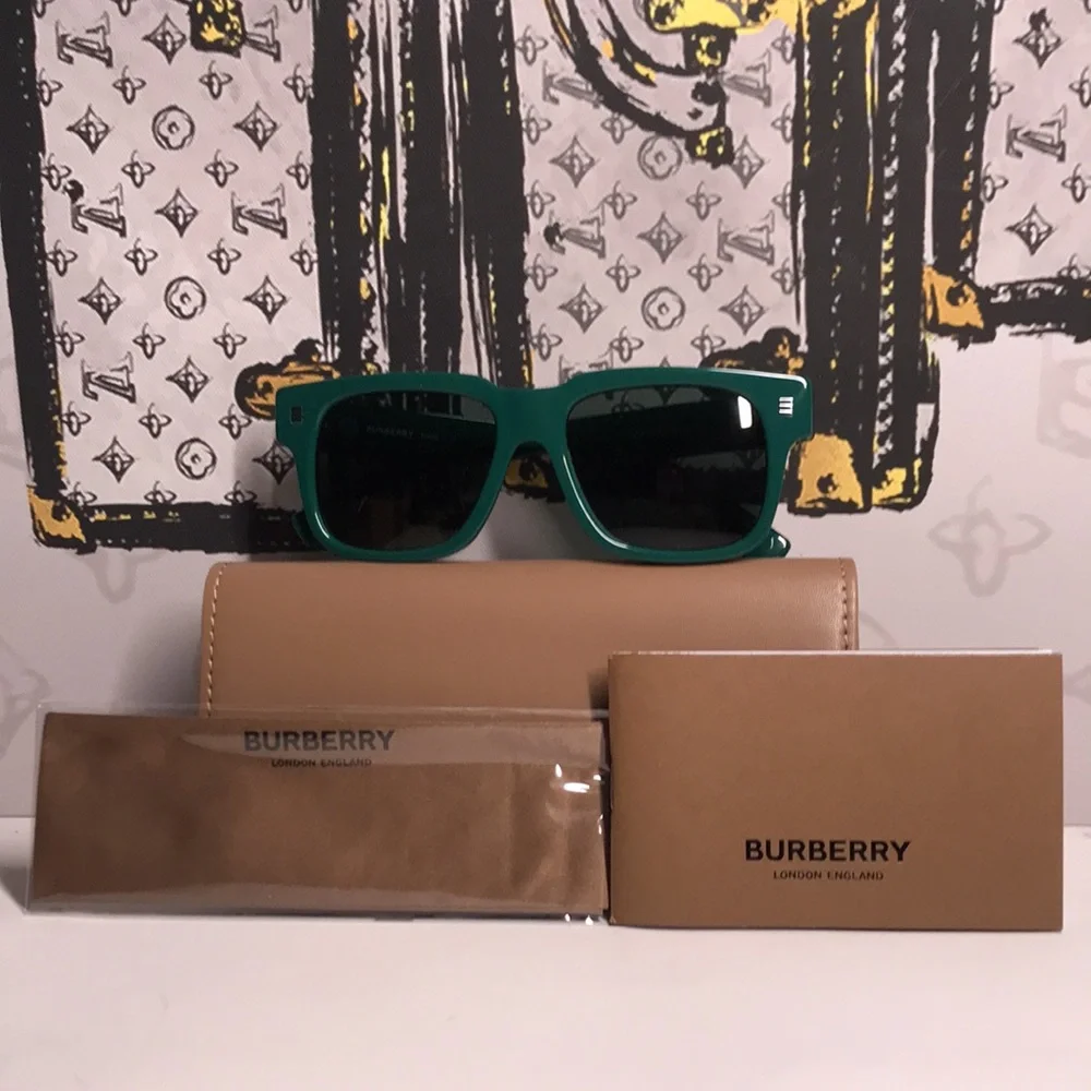 New Authentic Burberry BE4394 4059/71 Sunglasses